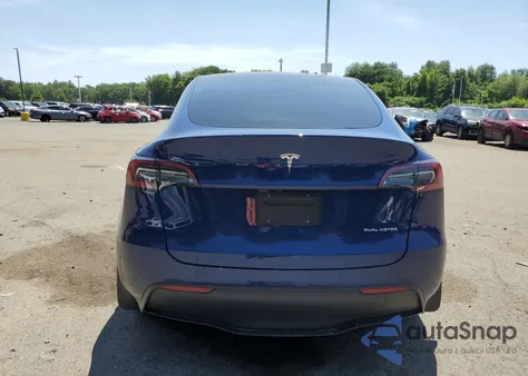 2023 Tesla Model Y z USA, uszkodzony, nr VIN 7SAYGAEE0PF909704